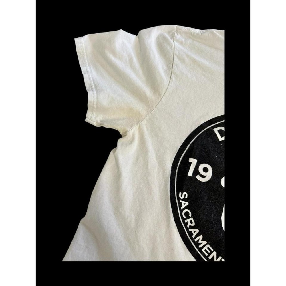 2016 Deftones T Shirt Skulls Size Small No Size Tag Underarm Stains‎ Sacramento - Picture 4 of 7